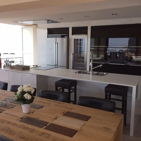 Golden Trust Apartamento
