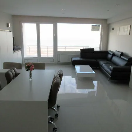 Golden Trust Apartamento *