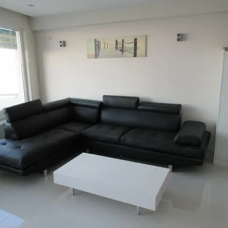 Golden Trust Apartamento *